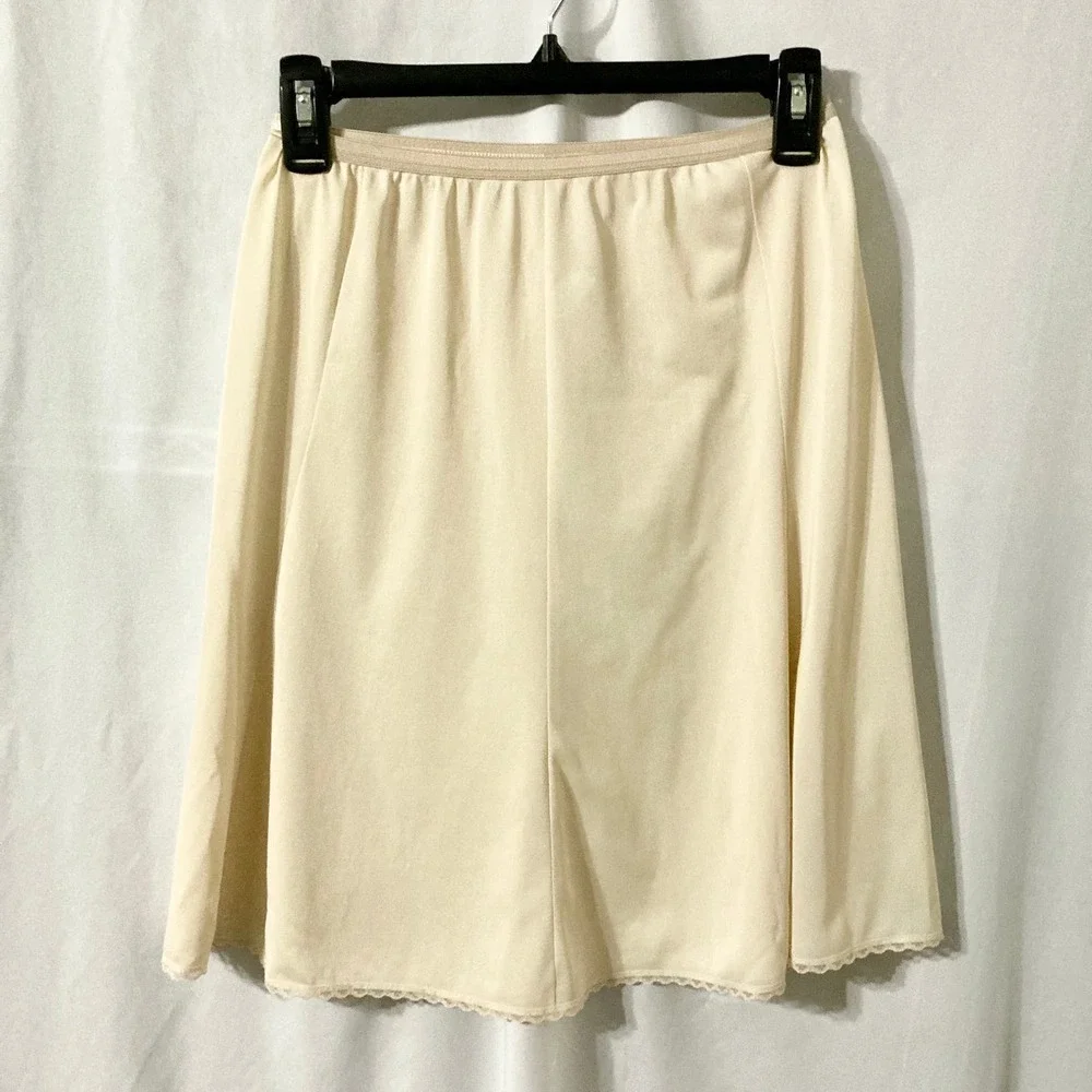 Vanity Fair Women's M Vintage Beige Satin Half Slip
